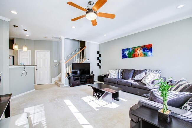 Building Photo - 8114 Anna Ct