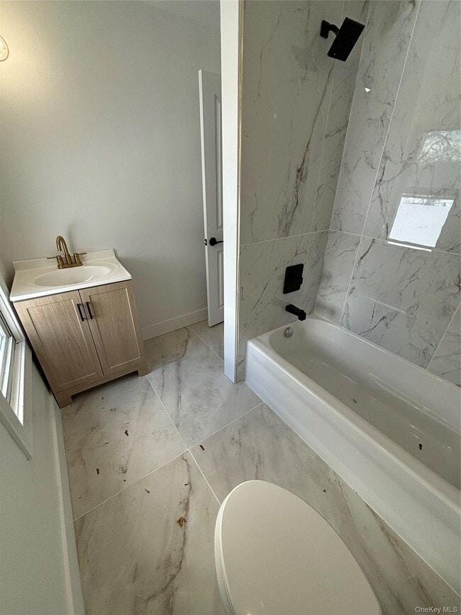 Building Photo - 63 Capron St