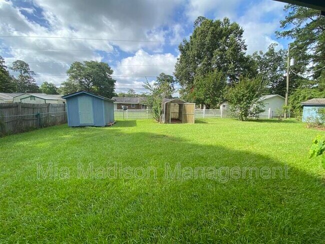 Building Photo - 7 Treadway St