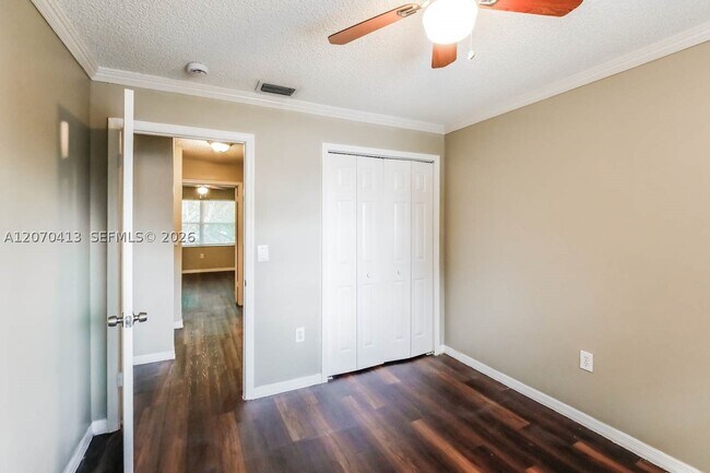 Building Photo - 7712 Highlands Cir