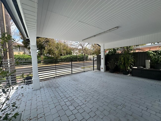 Building Photo - 403 SW 89th Pl
