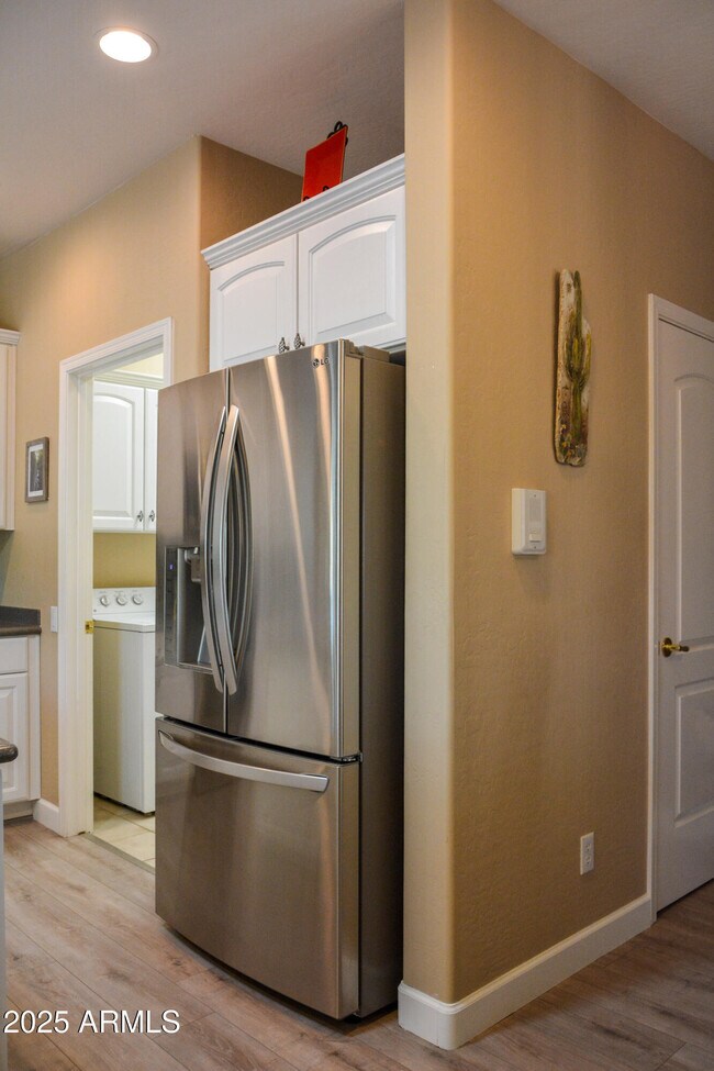 Building Photo - 13436 W La Vina Dr