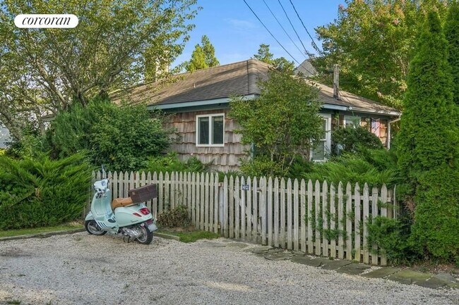 Building Photo - 62 Middle Pond Rd