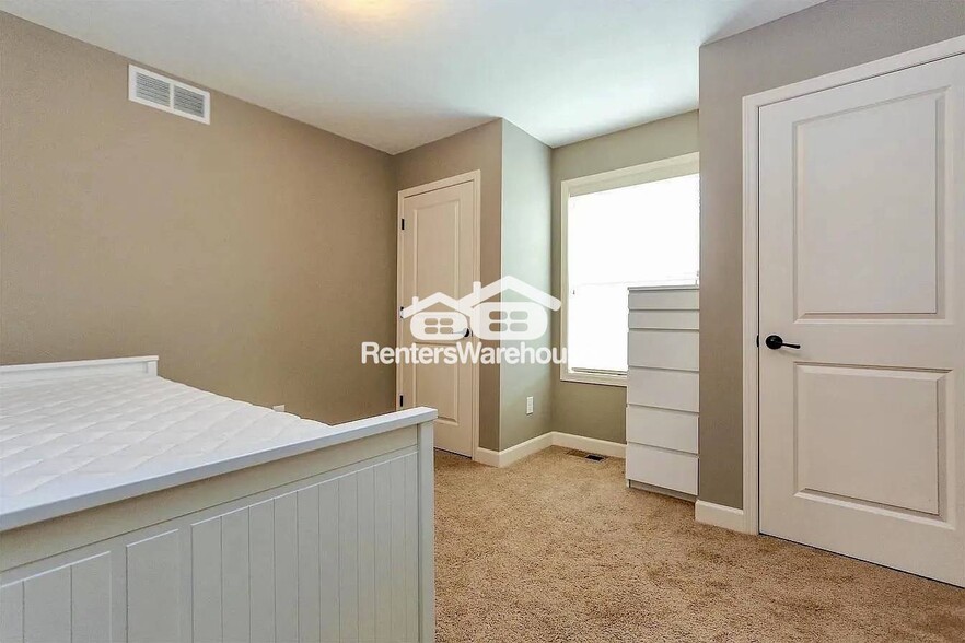 Building Photo - 3273 Red Oak Trail