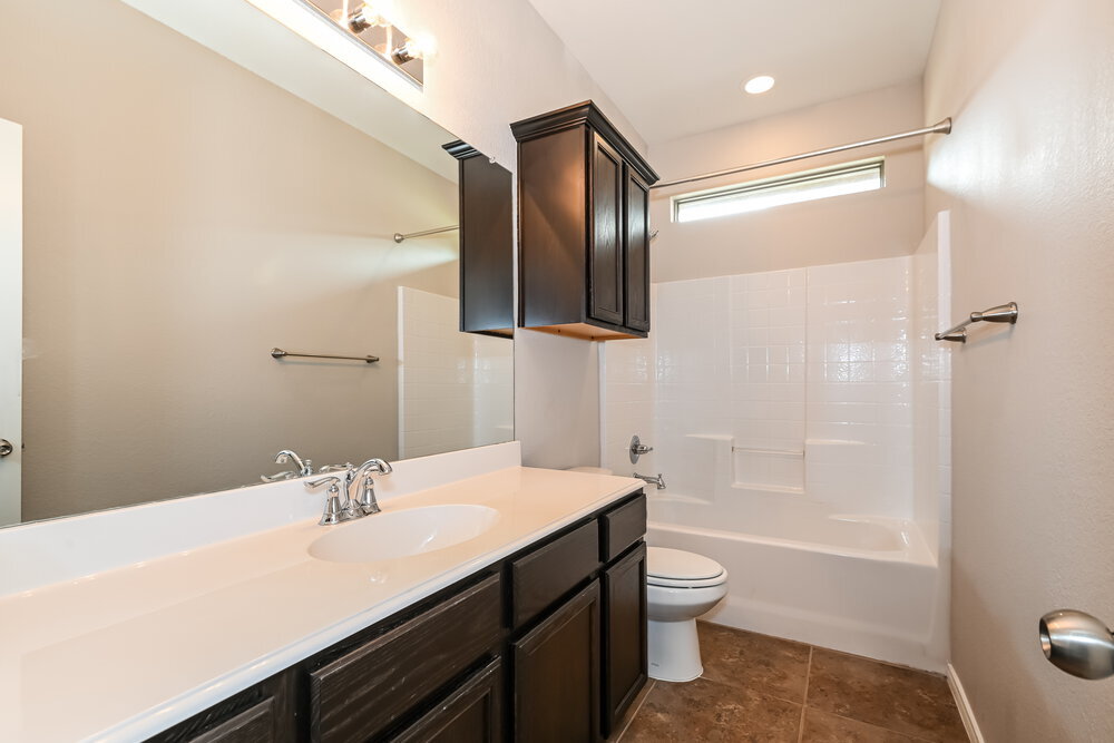 Building Photo - 811 Fran St