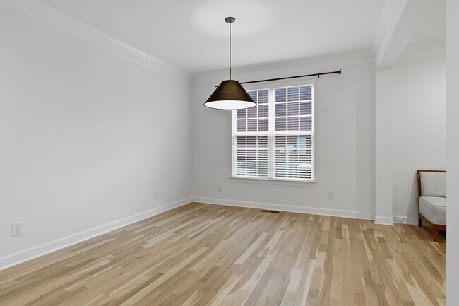 Building Photo - Lenox Village Townhome