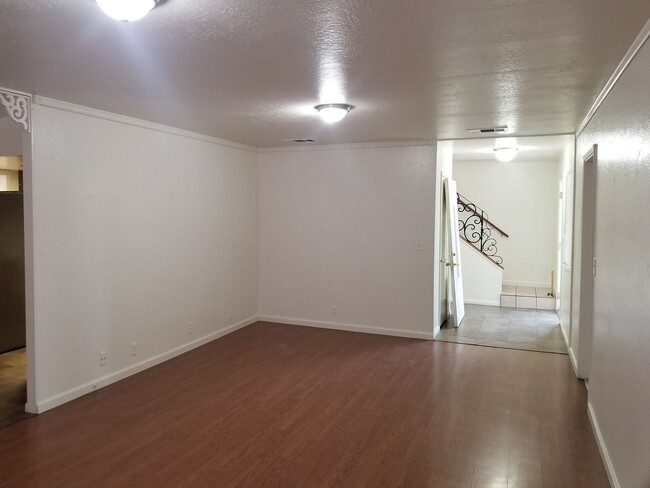 Building Photo - 4 bedroom house for rent