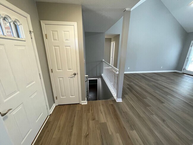 Building Photo - Nice 3 Bed 3 Bath Home For Rent!