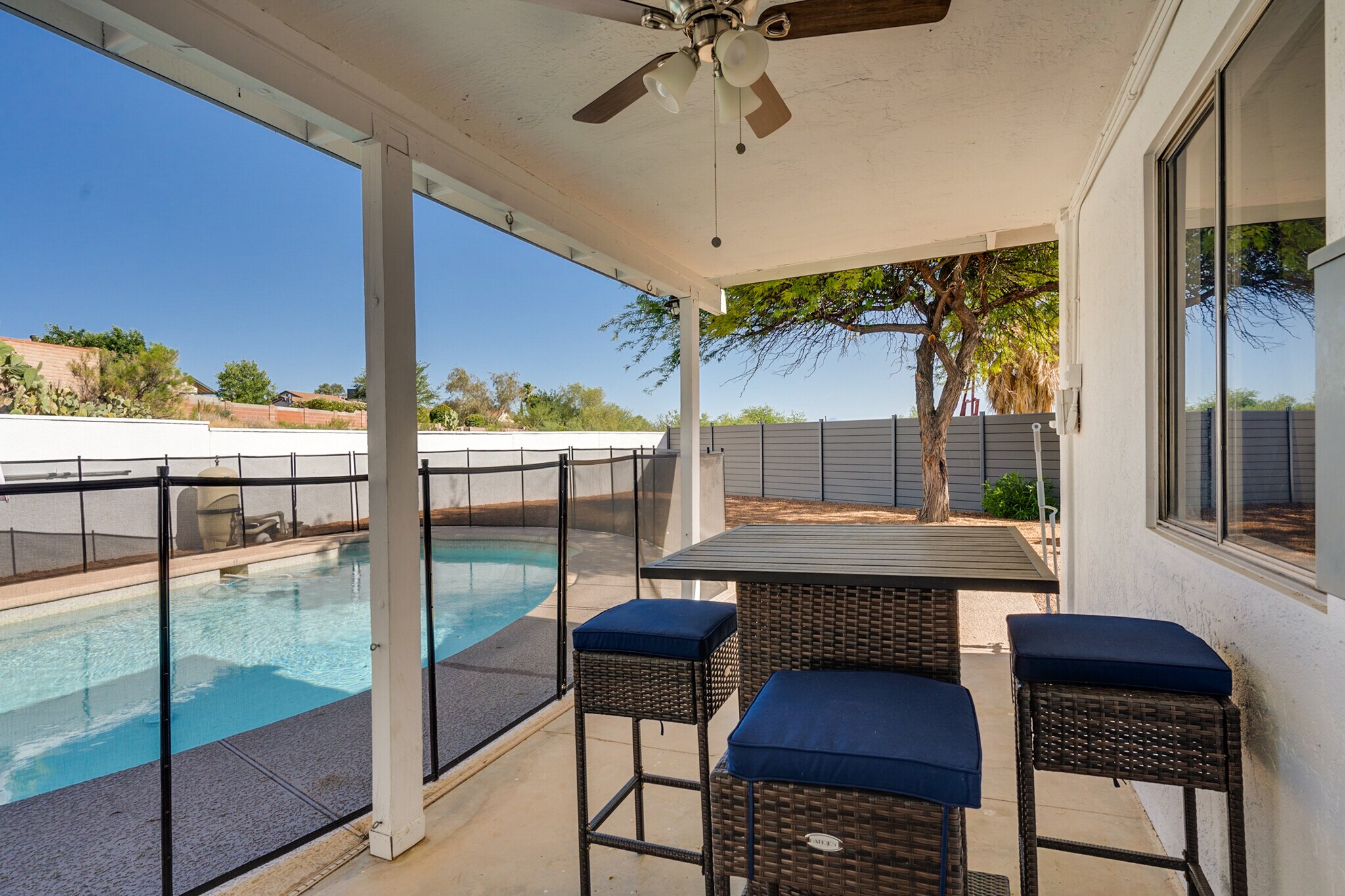 Outdoor seating for dining - 9870 E Celeste Dr