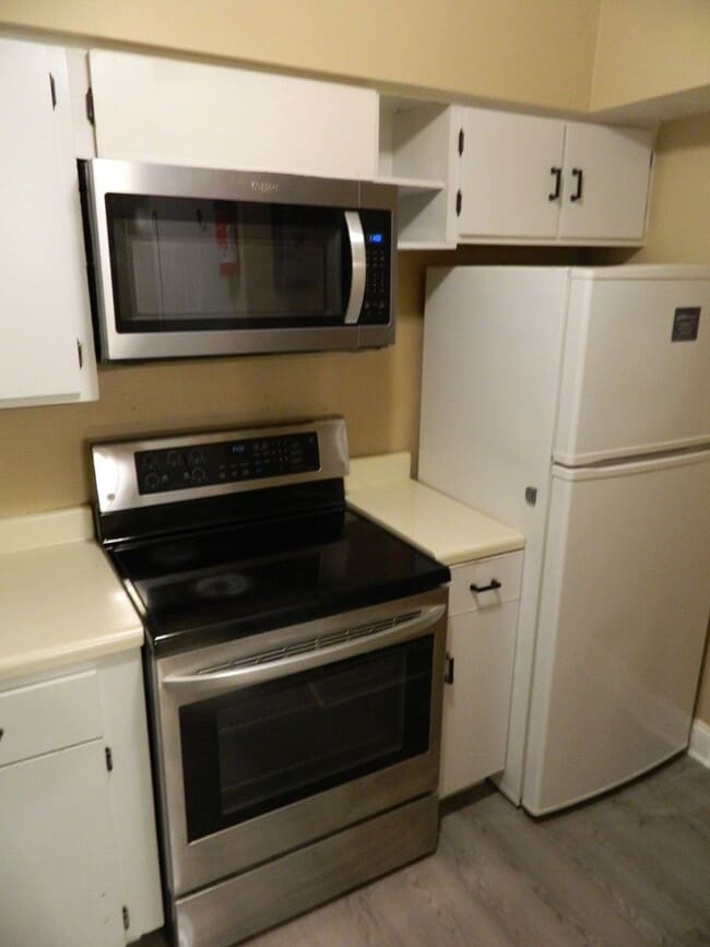 Building Photo - 1 Bed / 1 Bath Condo with Balcony – Seminole County – Water Included!