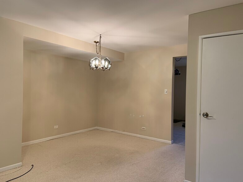 Building Photo - 9422 Bay Colony Dr