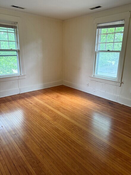 Bedroom - 824 N Cooper St
