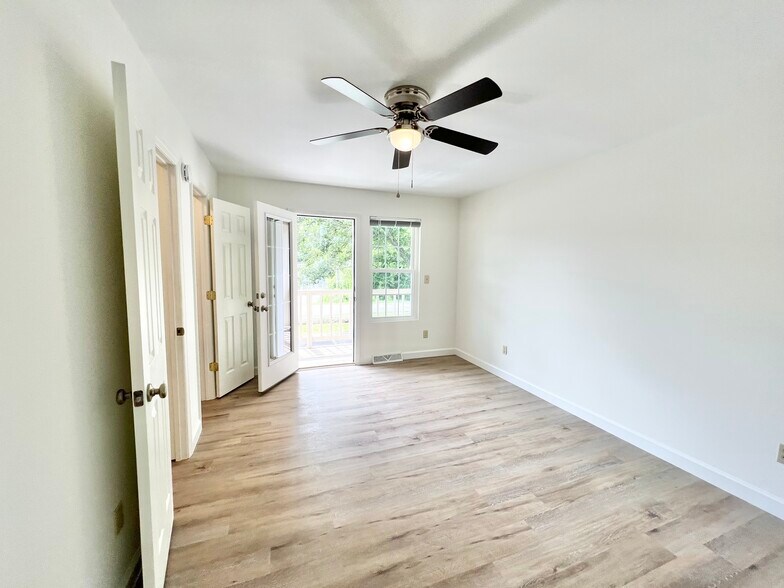 Upper-Front Bedroom - 274 Fleming Rd