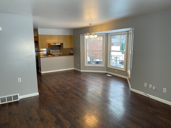 Building Photo - 4467 W Milham Ave