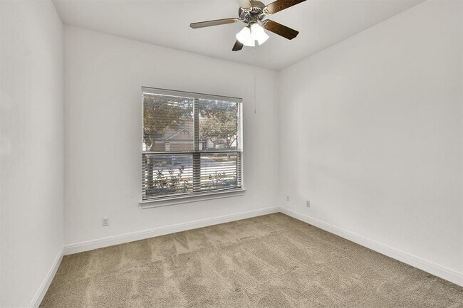 Building Photo - 1810 Manada Trail