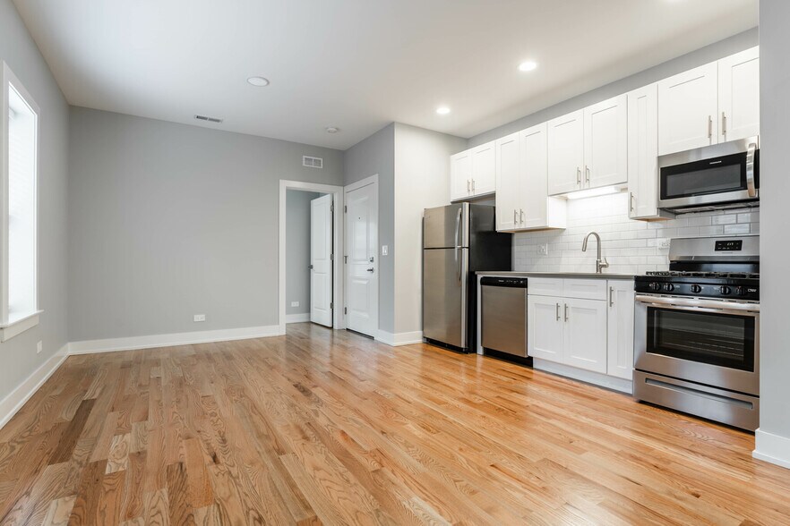 Building Photo - 2121 N Sedgwick St