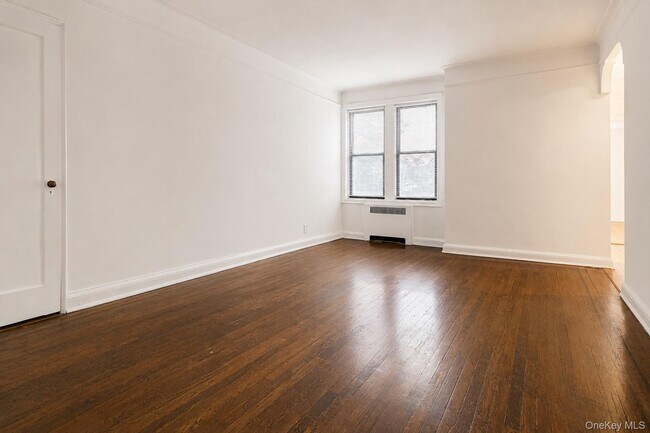 Building Photo - 167-10 Crocheron Ave