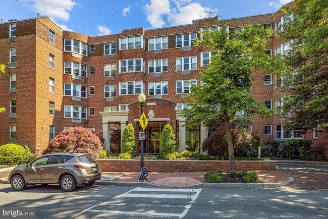 Building Photo - 2500 Q St NW