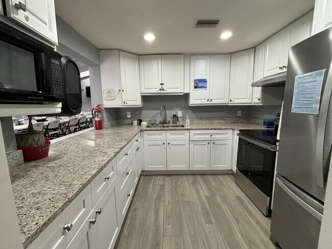 Building Photo - 20 Glen Cove Ct