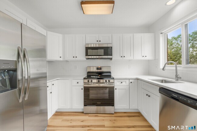 Building Photo - 27 Crows Nest Ln
