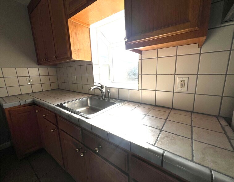 Kitchen-Left Hand side - 2210 Las Flores Dr