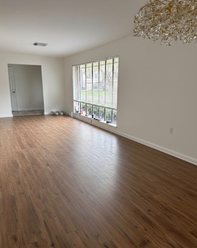 Building Photo - 2515 Baycrest Dr