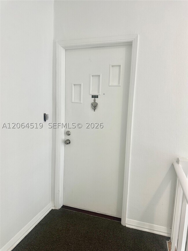 Building Photo - 10178 Collins Ave