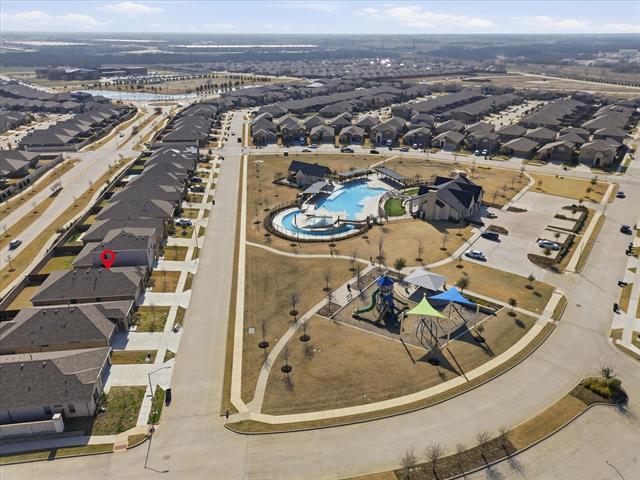 Building Photo - 16032 Farringdon St