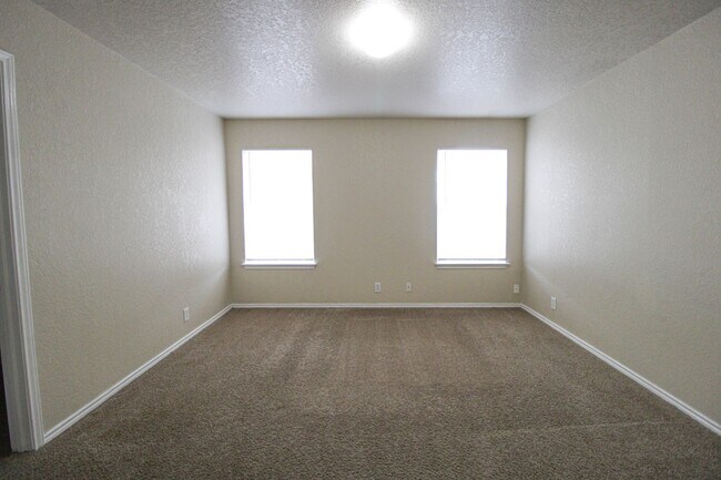 Building Photo - 16122 Branching Oaks