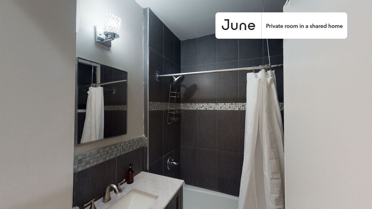 Building Photo - Room in Shared 4 bed/1 bath home in Central Harlem