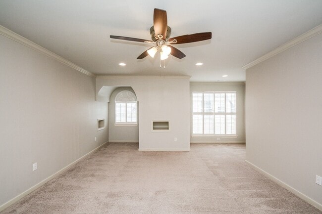 Building Photo - 2022 Fairview St