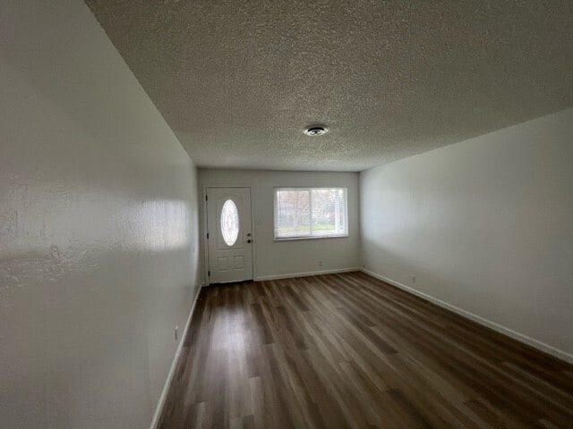 Building Photo - Charming 2 bedroom and 1 bath Duplex in Sacramento