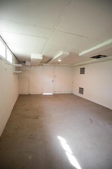 Building Photo - 4540 NE 20th Ave