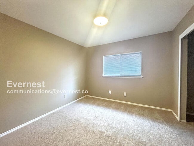 Building Photo - 1107 Deerhound Pl