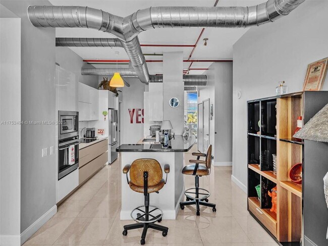 Building Photo - 3029 NE 188th St