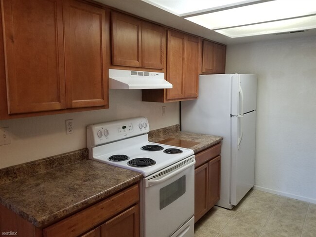 Building Photo - 3 br, 2 bath Condo - 16602 North 25th Stre...