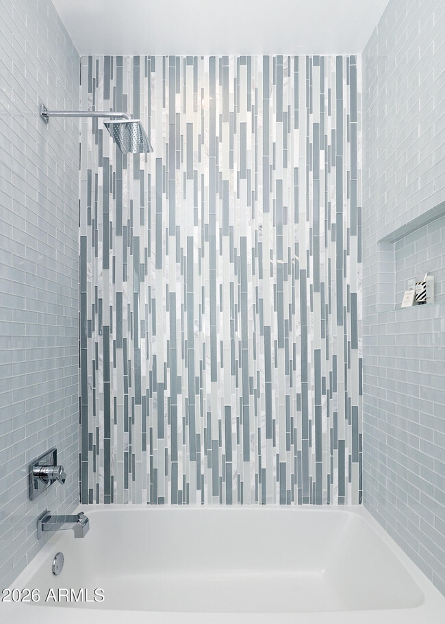 Building Photo - 2423 E Lincoln Cir