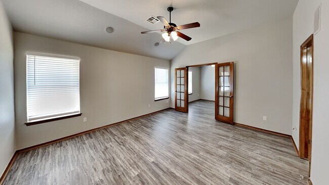 Building Photo - 3 Bedroom 2 Bath   - Edmond Schools