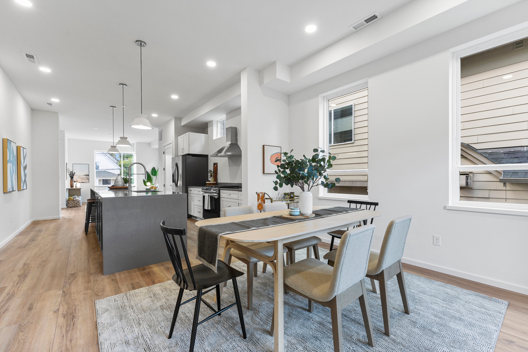 Building Photo - 591 NE Tillamook St