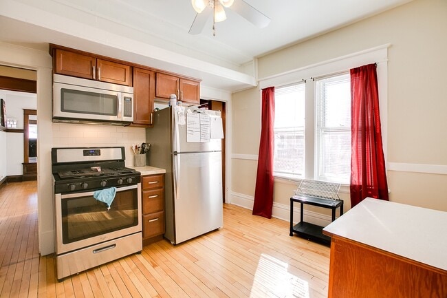 Building Photo - Griggs Duplex