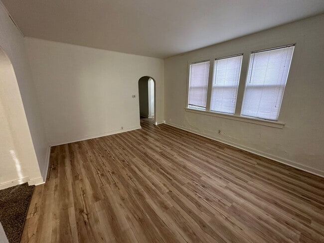 Building Photo - 2015 S Palmetto St