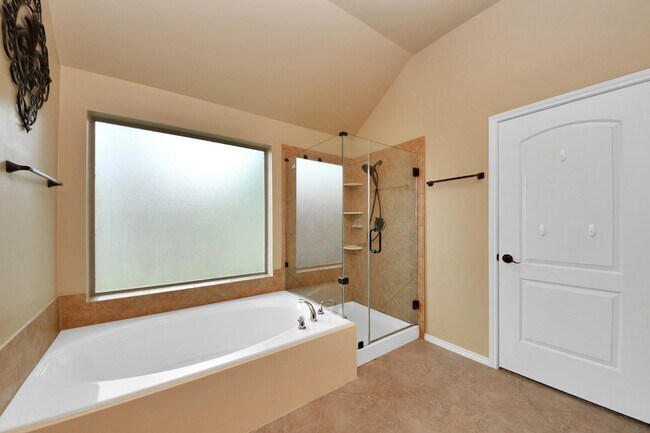 Building Photo - 4614 S Creekmont Dr