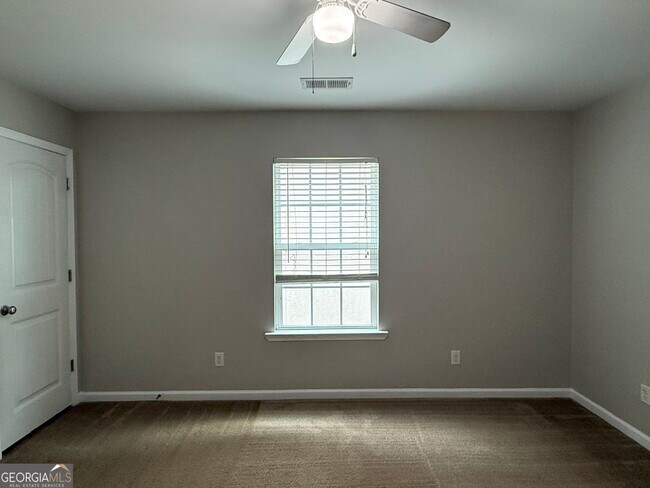 Building Photo - 122 Brooklet Cir