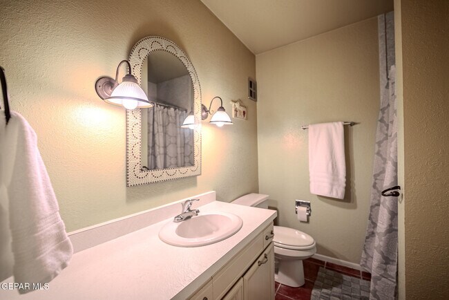 Building Photo - 252 Shadow Mountain Dr