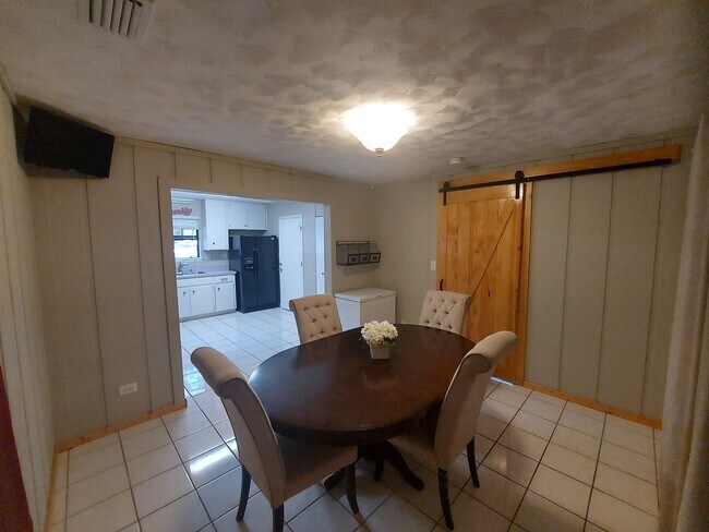 Building Photo - 8826 Minnow Creek Dr