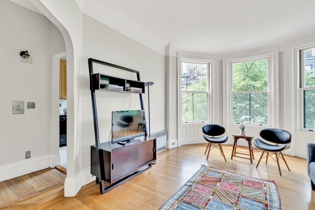 Building Photo - 259 Beacon St