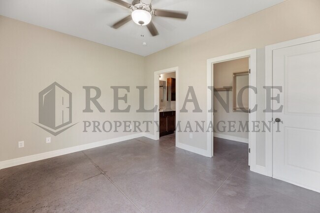 Building Photo - 13619 W Hunters View Ct