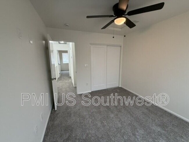 Building Photo - 405 Anna Cir