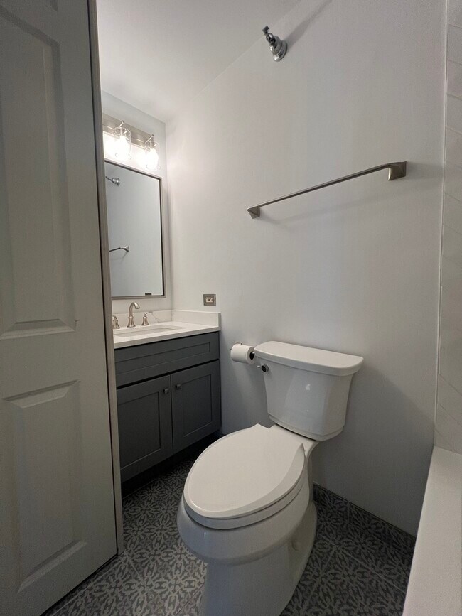 Building Photo - 70 W Huron St