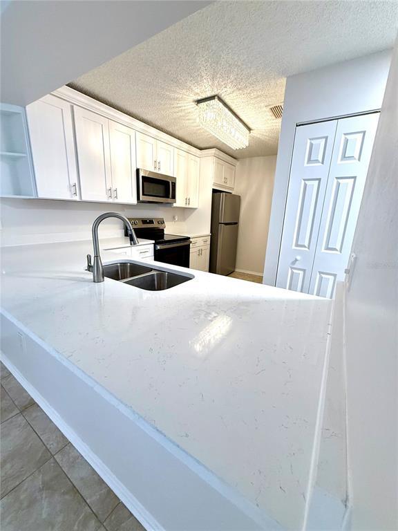 Building Photo - 604 Kenwick Cir